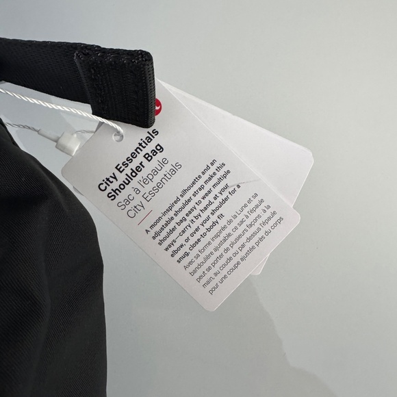 Lululemon Black City Essentials Shoulder Bag~NWT - Picture 4 of 7